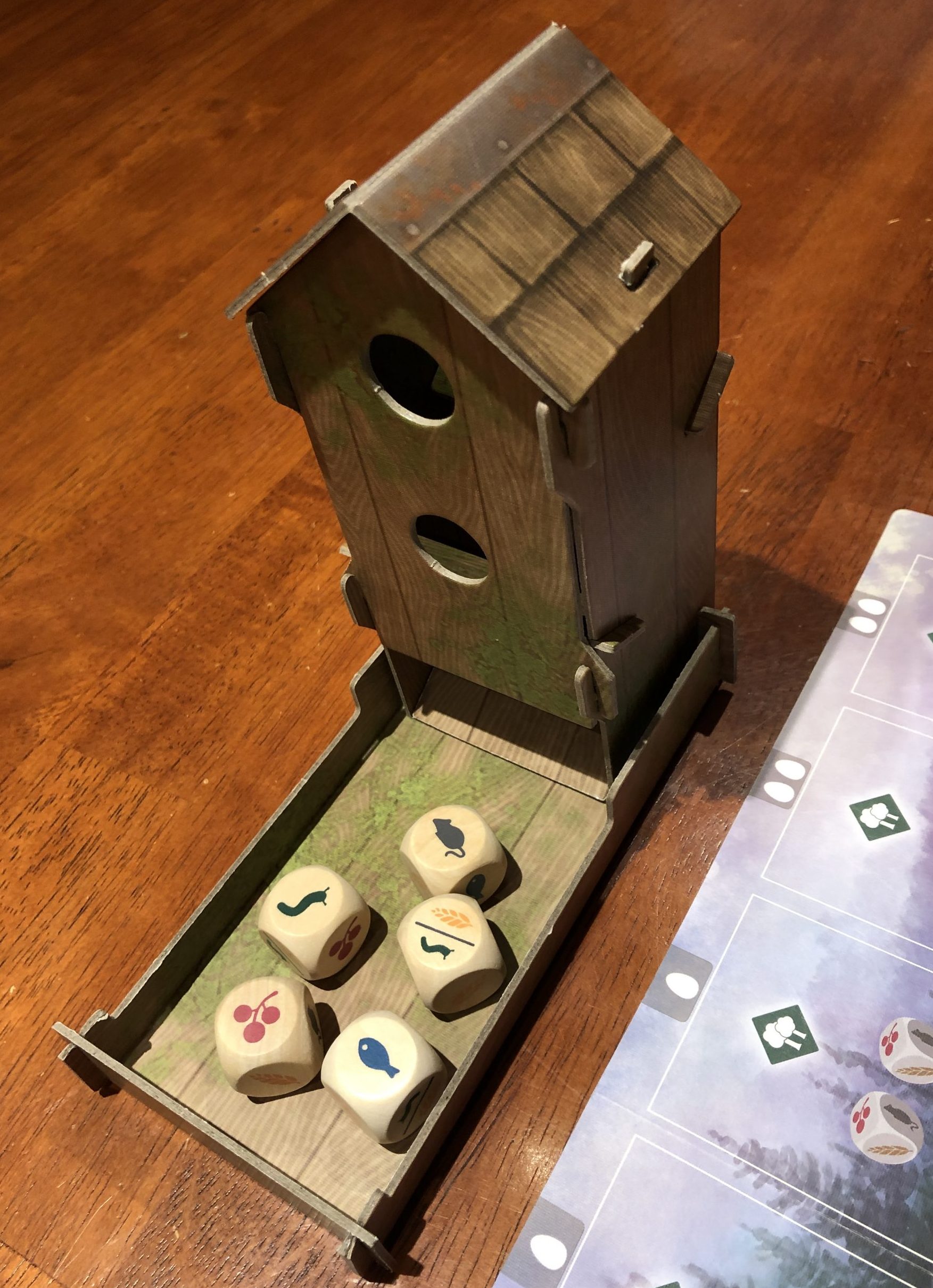 Wingspan game birdhouse and food dice